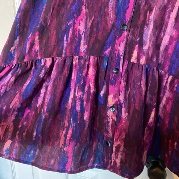 LOGO by Lori Goldstein Collared Button Front Watercolor Vibrant Peplum Blouse - Picture 5 of 11